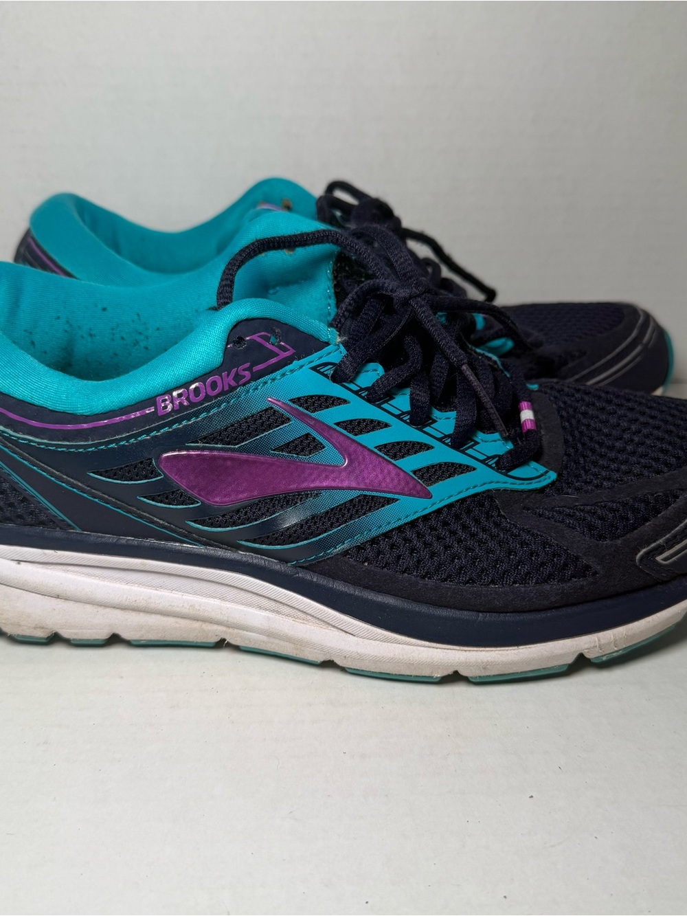 Brooks Addiction 13 Running Shoes, Blue/Teal, Women's 10 Athletic Sneakers